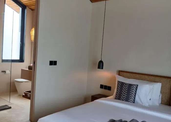 Villa Tok, 4 Mins Walk To *